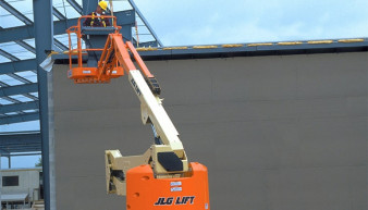 JLG E 450 AJ Articulated Boom Lift